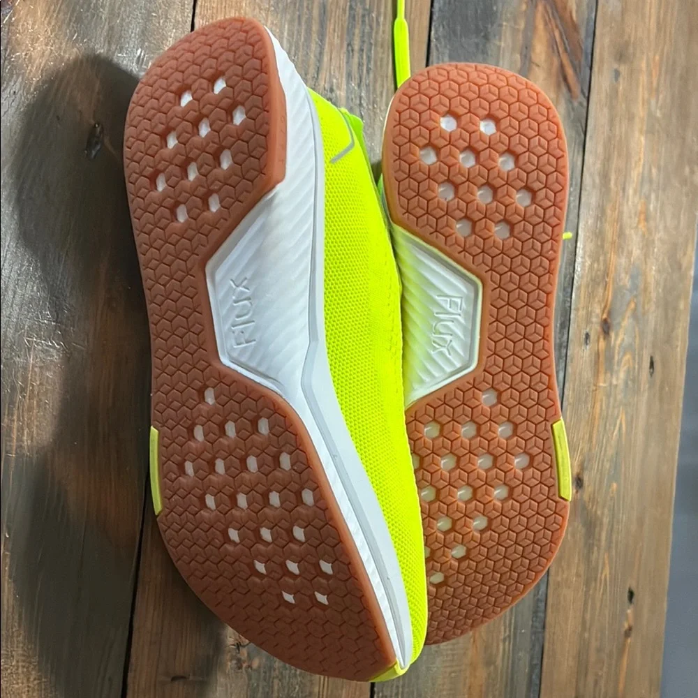 Women’s 7.5 / men’s 6 Flux Adapt Sneakers — Neon Yellow Lightweight Shoes